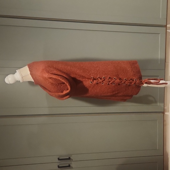 《 Lovers & Friends 》 Lace Up Sweater Dress - Picture 5 of 9